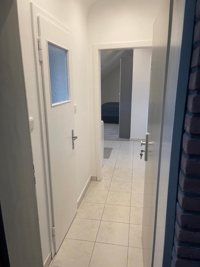 25 Qm Ferienwohnung Neuss Furth Exterior photo