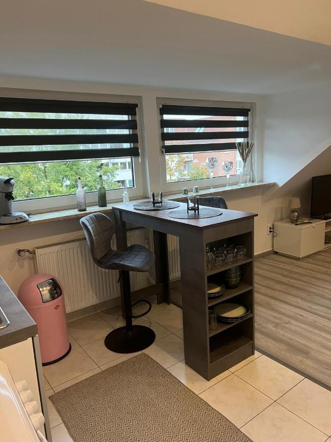 25 Qm Ferienwohnung Neuss Furth Exterior photo